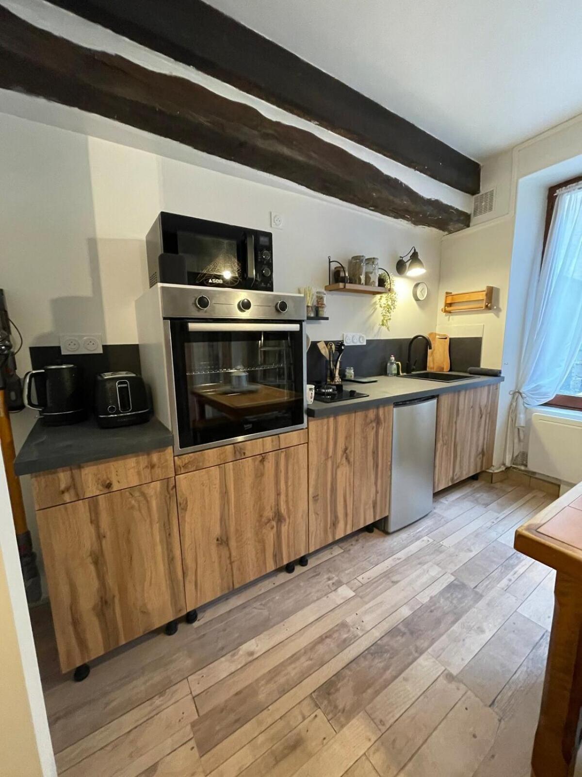 "La Petite Maison" Triplex Au Centre Ville - Les Terres Du Roy Avallon Buitenkant foto