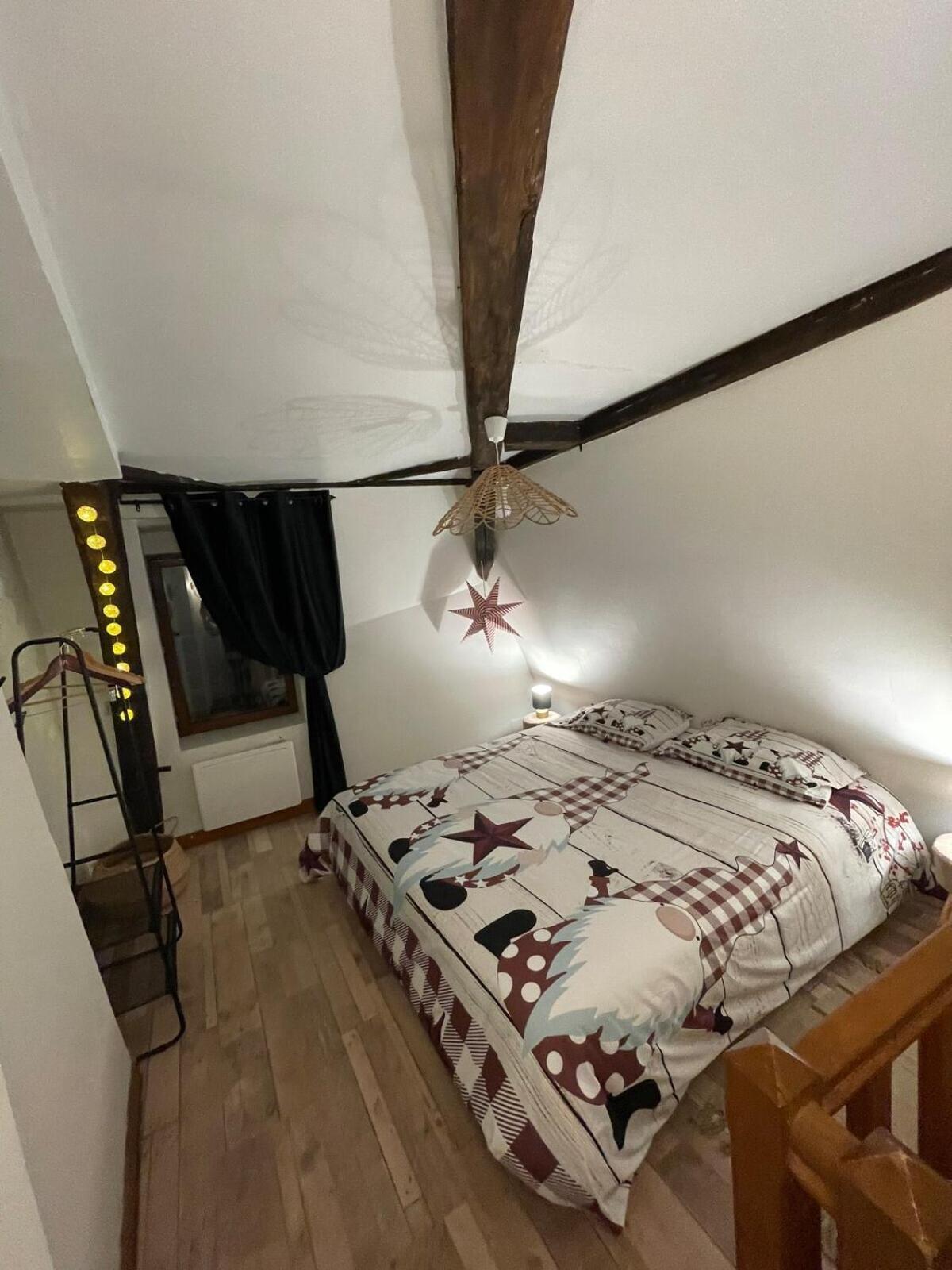 "La Petite Maison" Triplex Au Centre Ville - Les Terres Du Roy Avallon Buitenkant foto