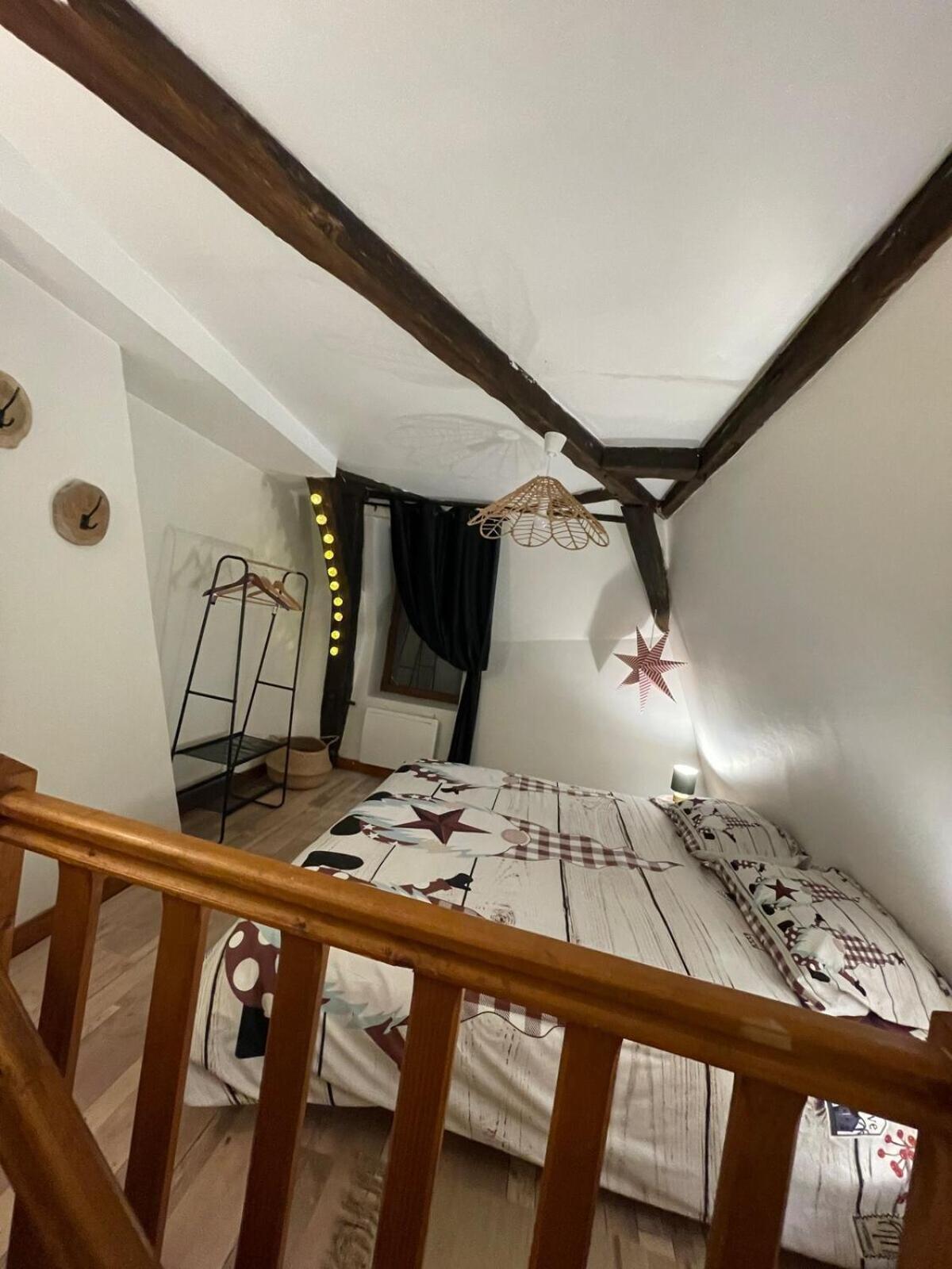 "La Petite Maison" Triplex Au Centre Ville - Les Terres Du Roy Avallon Buitenkant foto