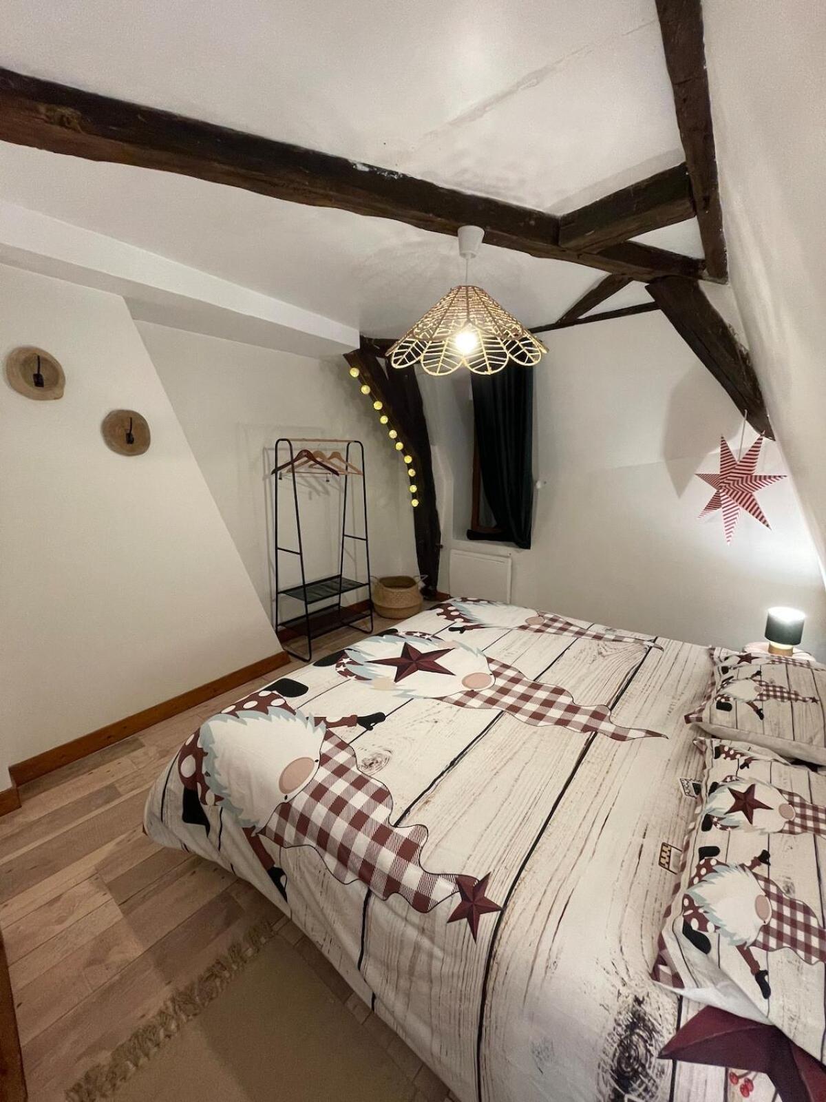 "La Petite Maison" Triplex Au Centre Ville - Les Terres Du Roy Avallon Buitenkant foto